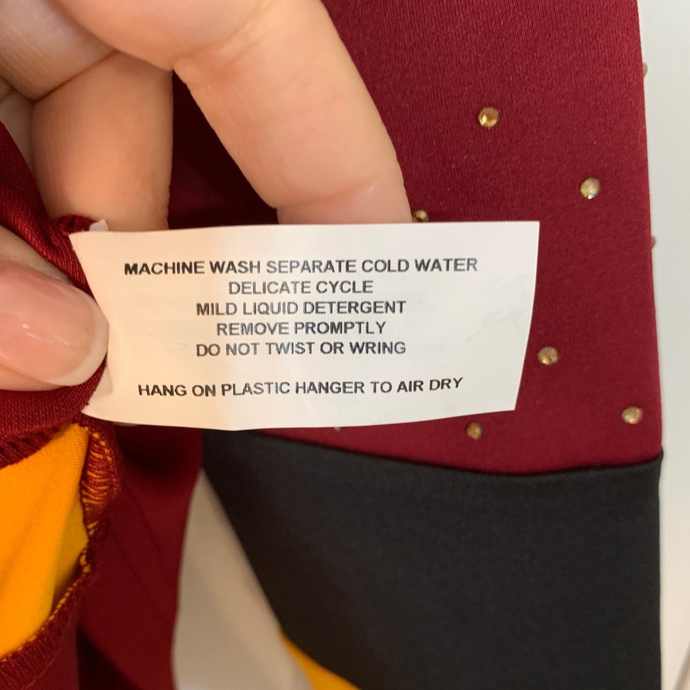 Washington Commanders Pro NFL Cheerleader Uniform Top Burgundy Gold Long Slv / M - Picture 10 of 12